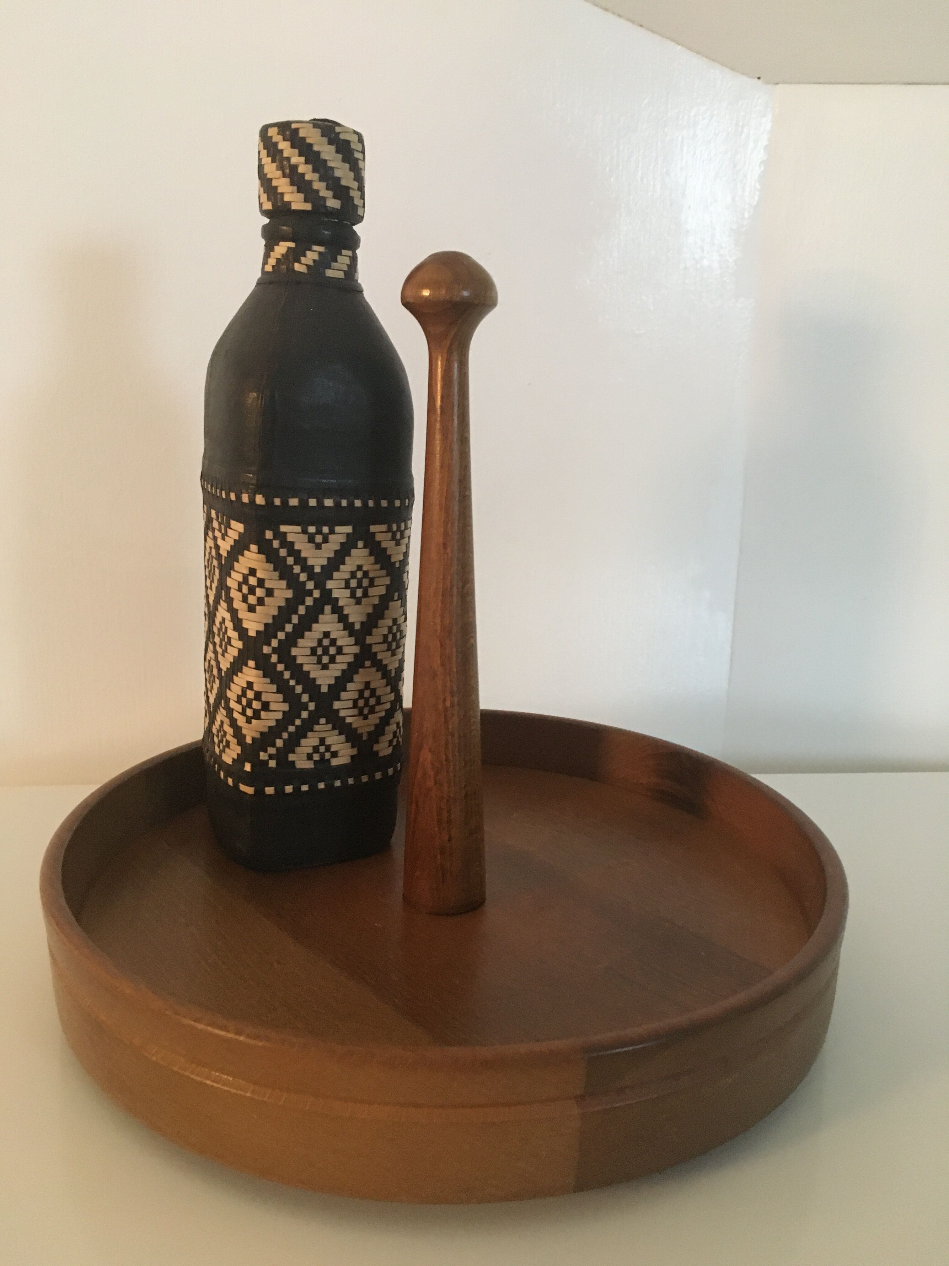 Serving tray for bottles or condiments