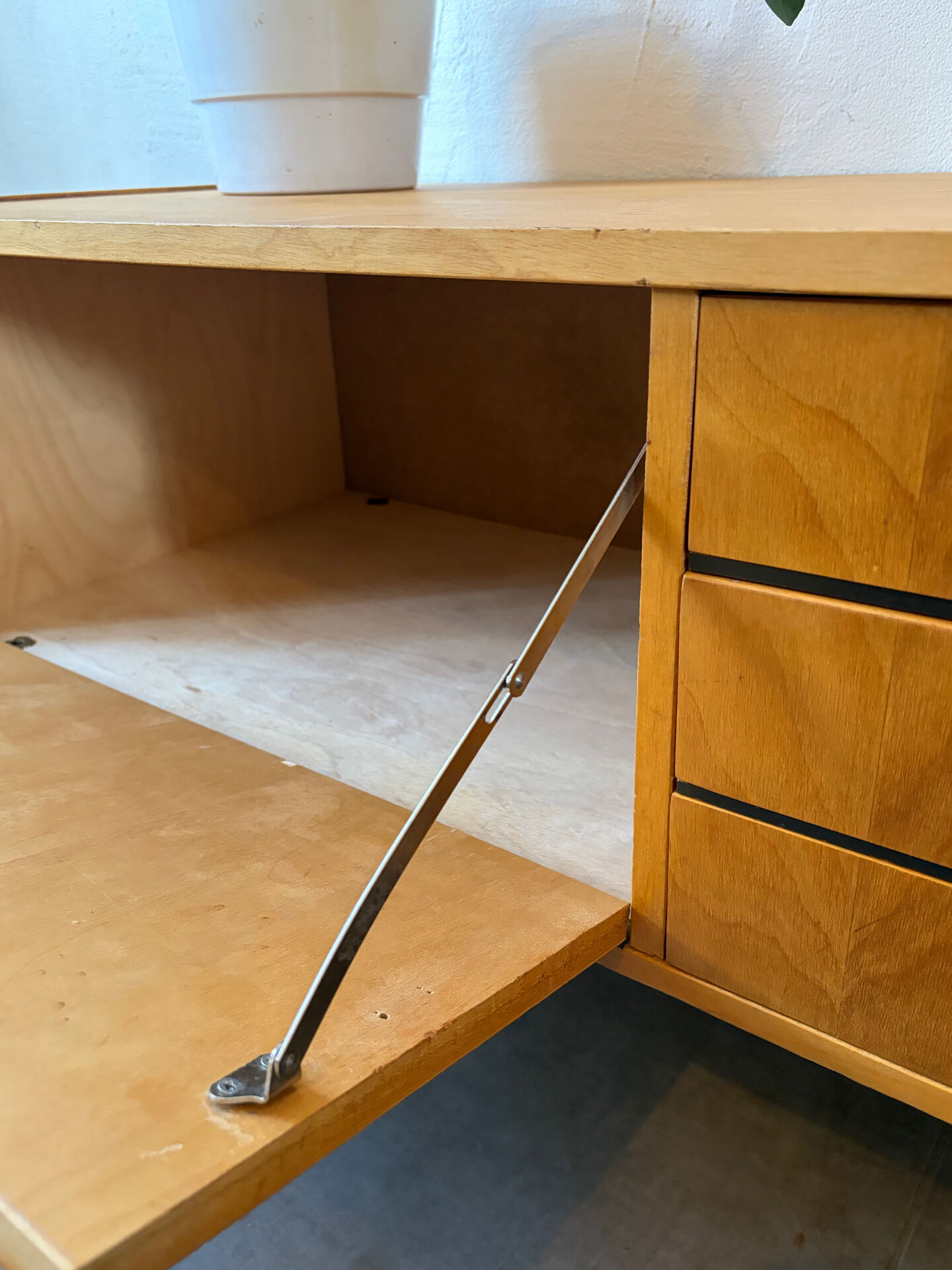 Enfilade vintage TV unit from the 1960s.