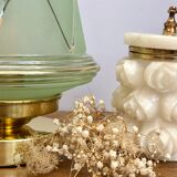 Glass globe-laying lamp