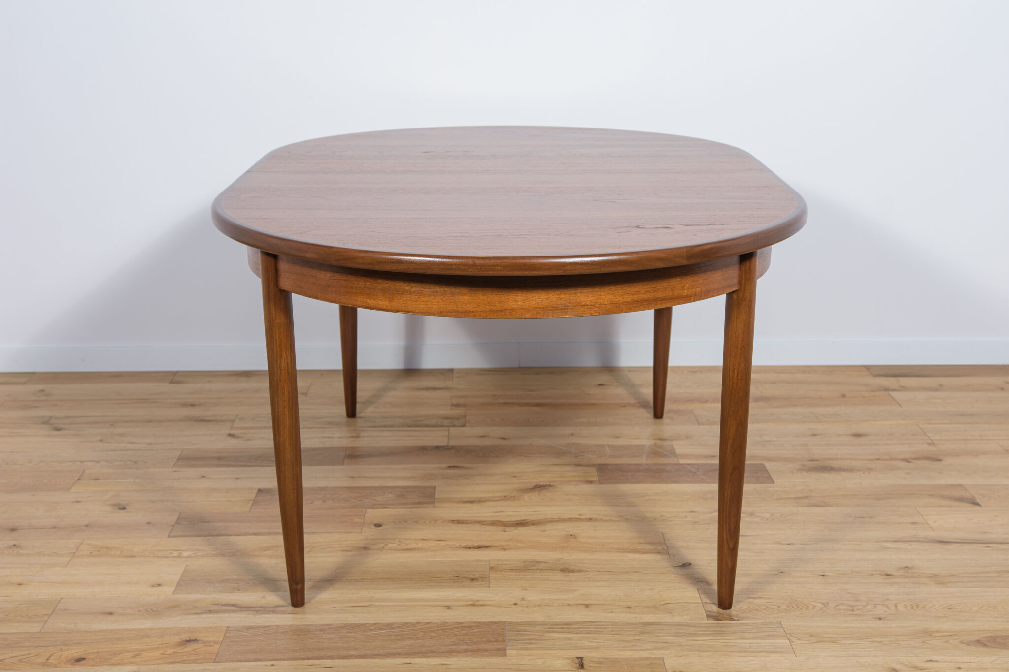Mid-Century Oval Dining Table in Teak from G-Plan, 1960s