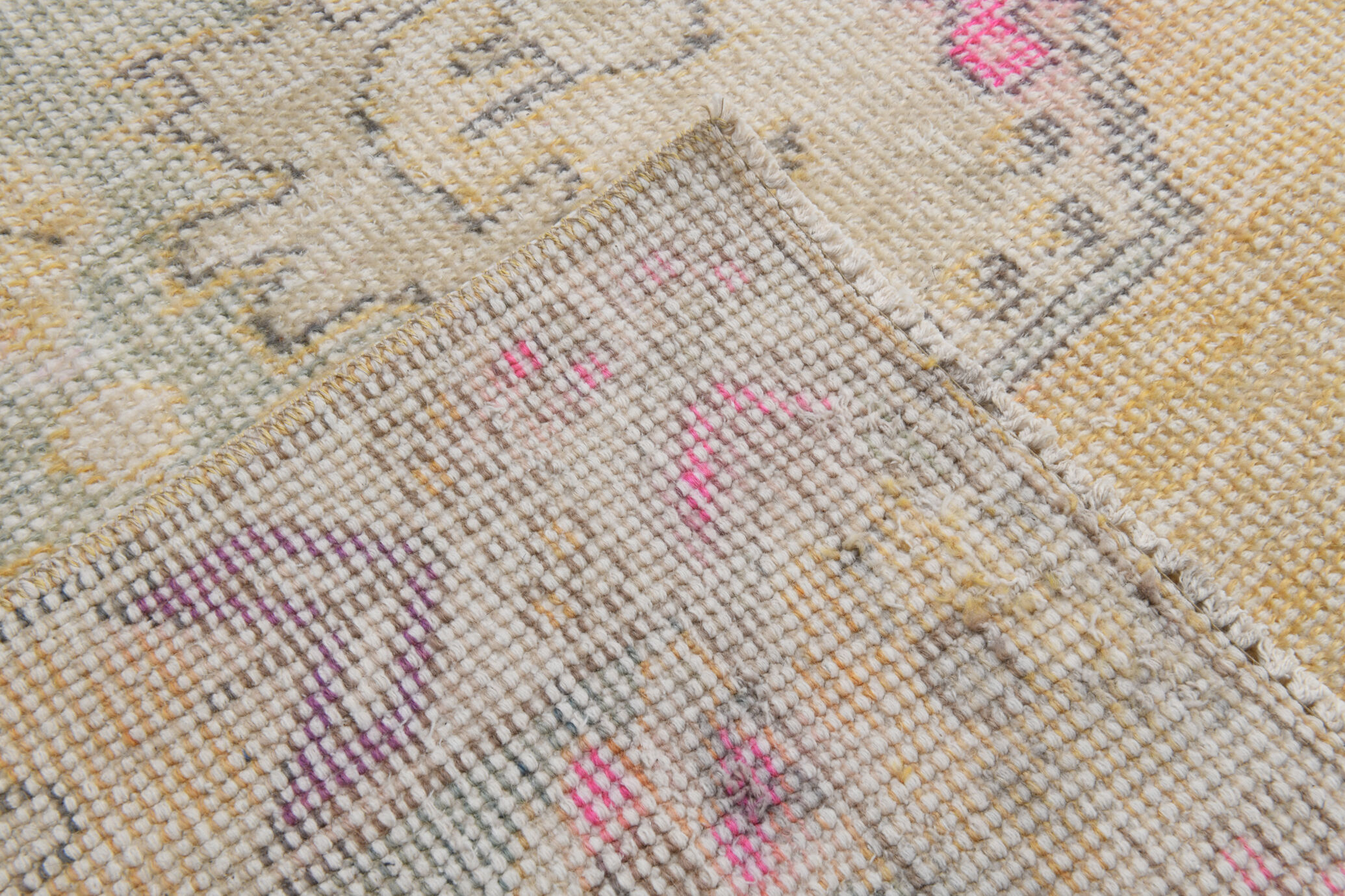 Tapis turc jaune oriental, 137x211cm