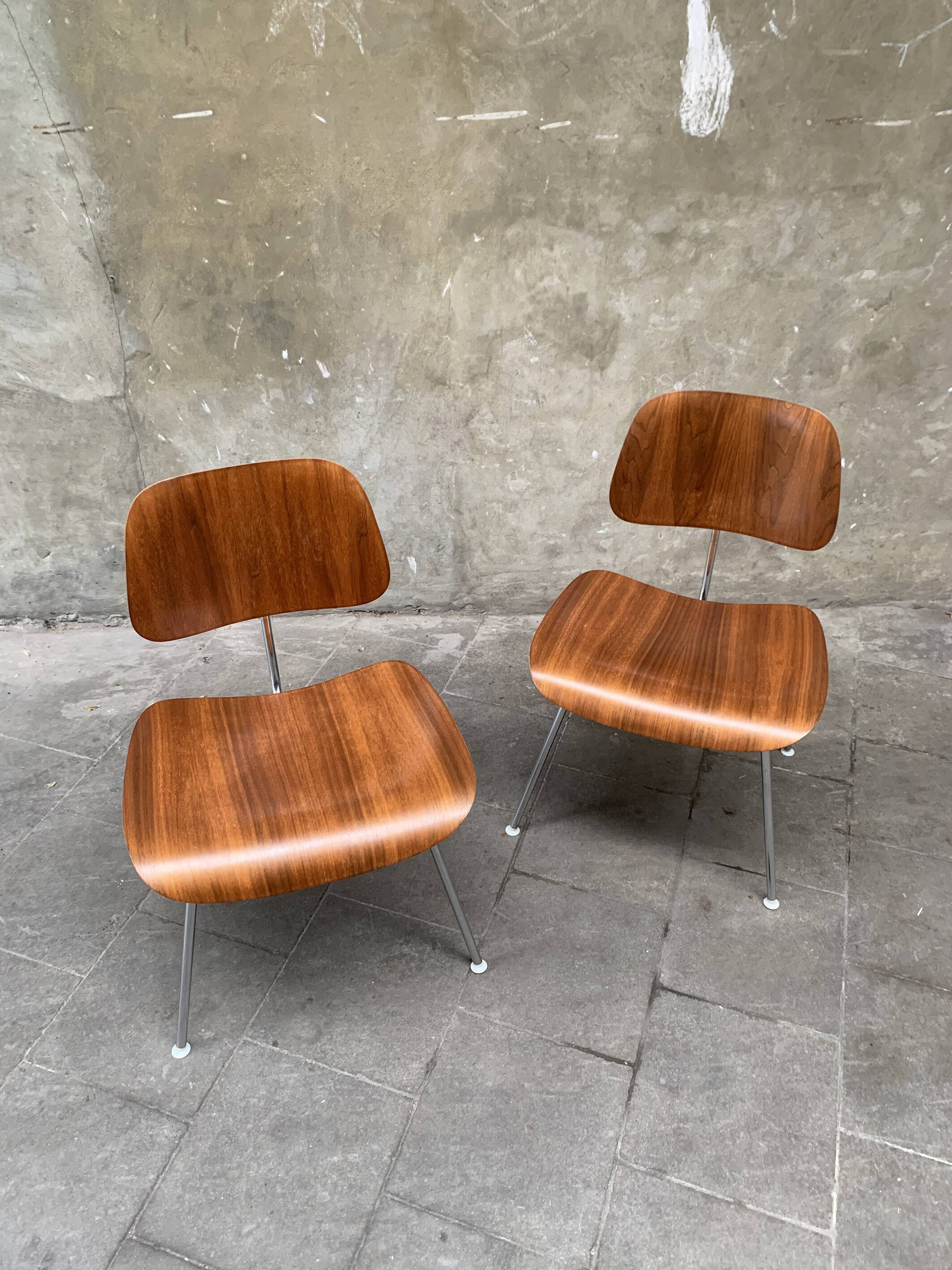 Chaises DCM Noyer Ray & Charles Eames Dining Chair Metal Herman Miller