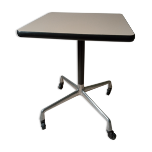 Table à roulettes de