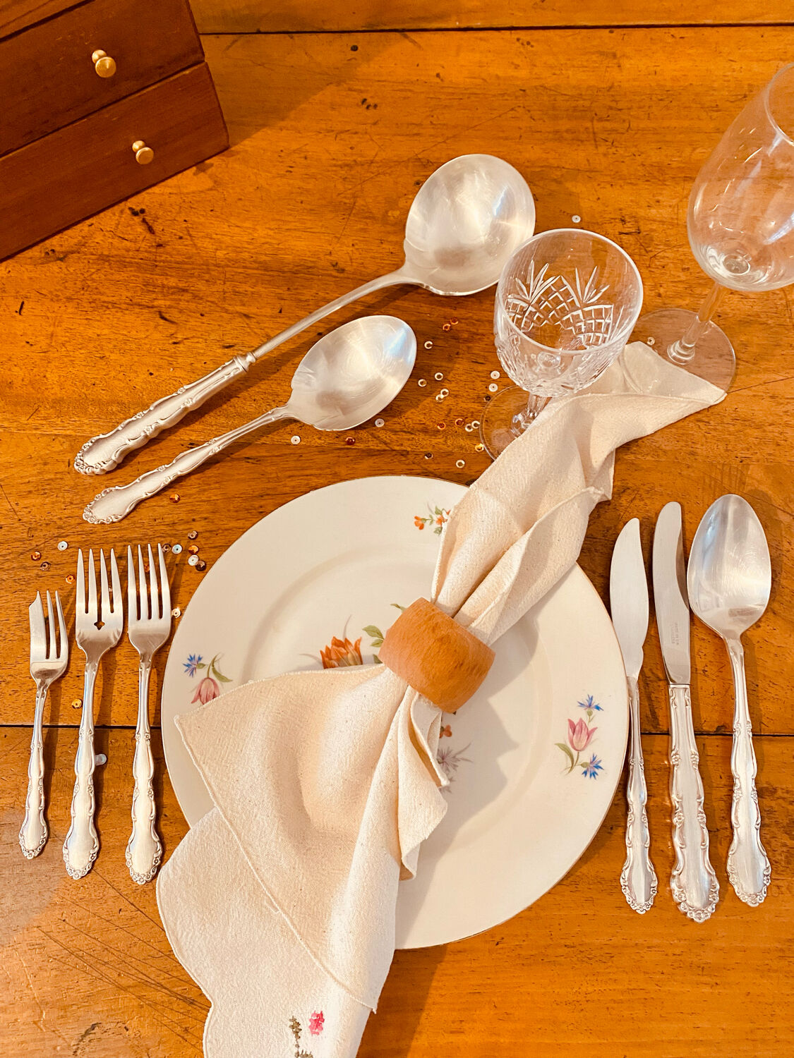 Silver cutlery for 12 guests