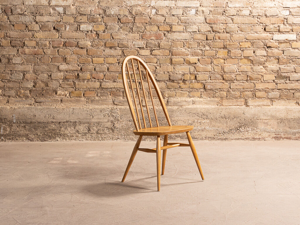 Set of 4 Windsor Quaker chairs by Lucian Ercolani for Ercol, United Kingdom, 1960s.