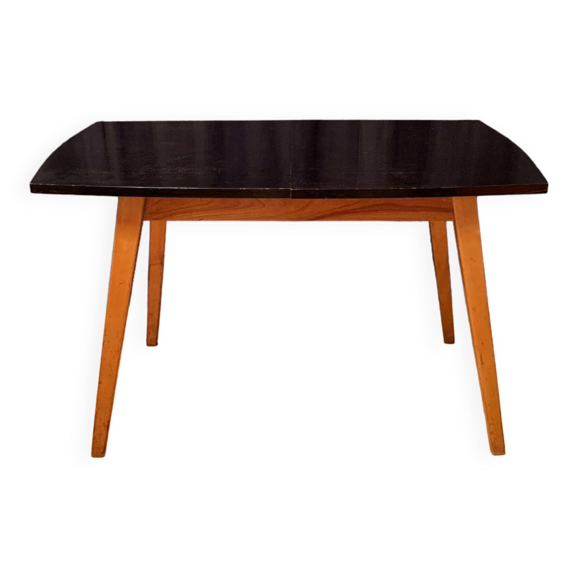 Type 1326 table designed by Stanisław Lejkowskie and Wacław Leśniewski, Poland, 1962
