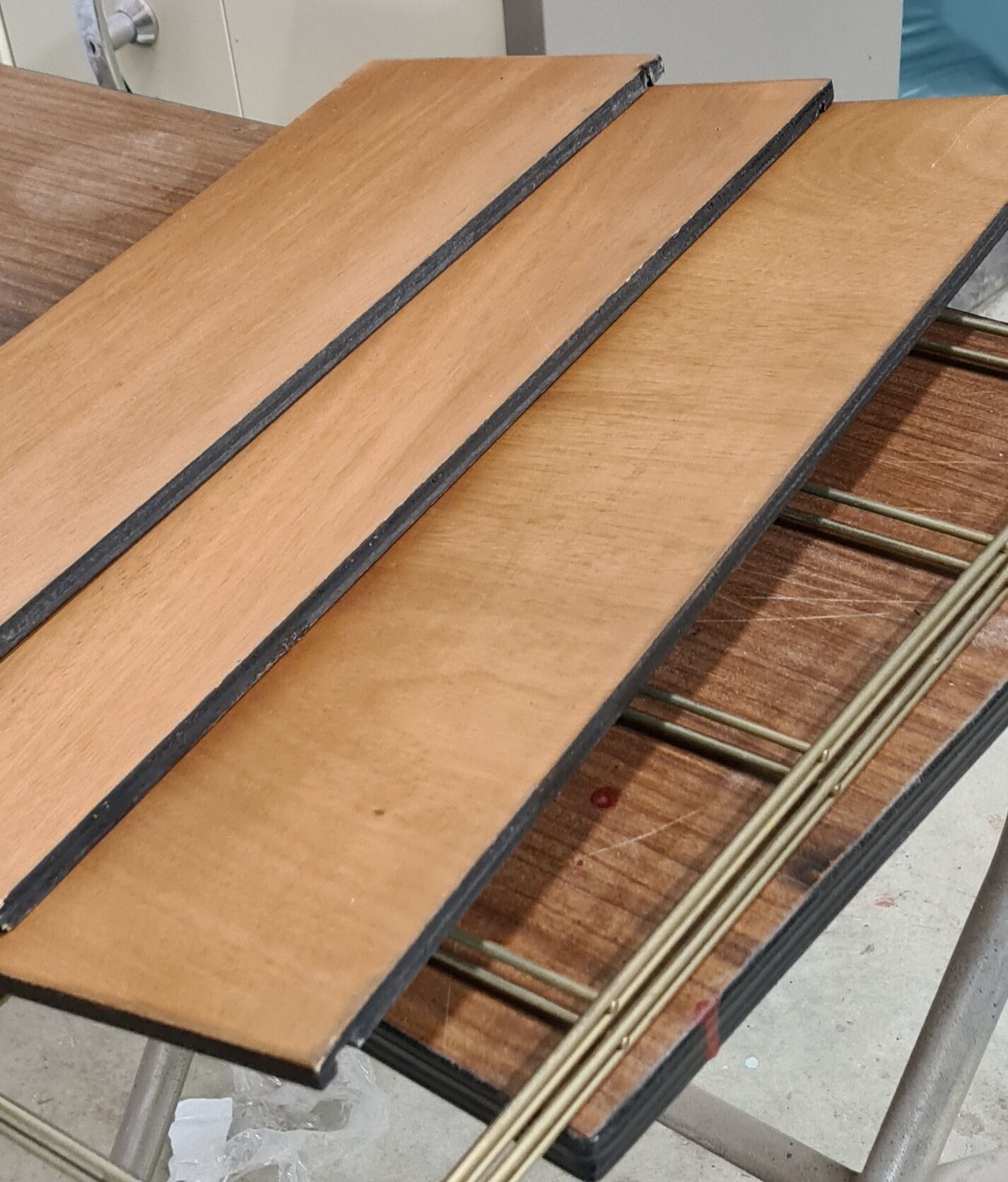 Vintage 1960 floor thong wood and gold metal 55x58