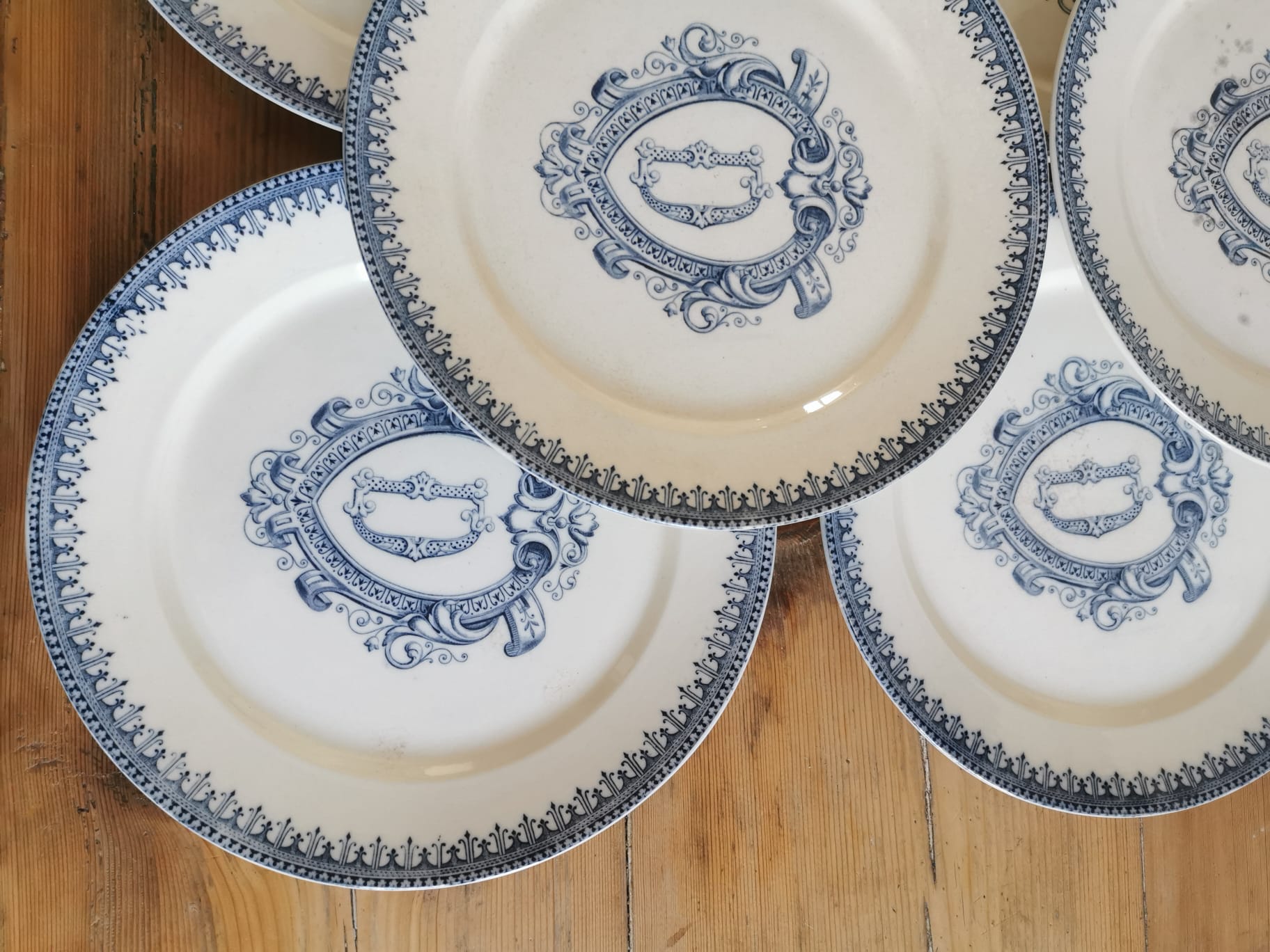 Serving 10 plates in iron earth