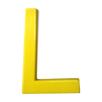 Large letter "L" vintage plexi yellow 70s