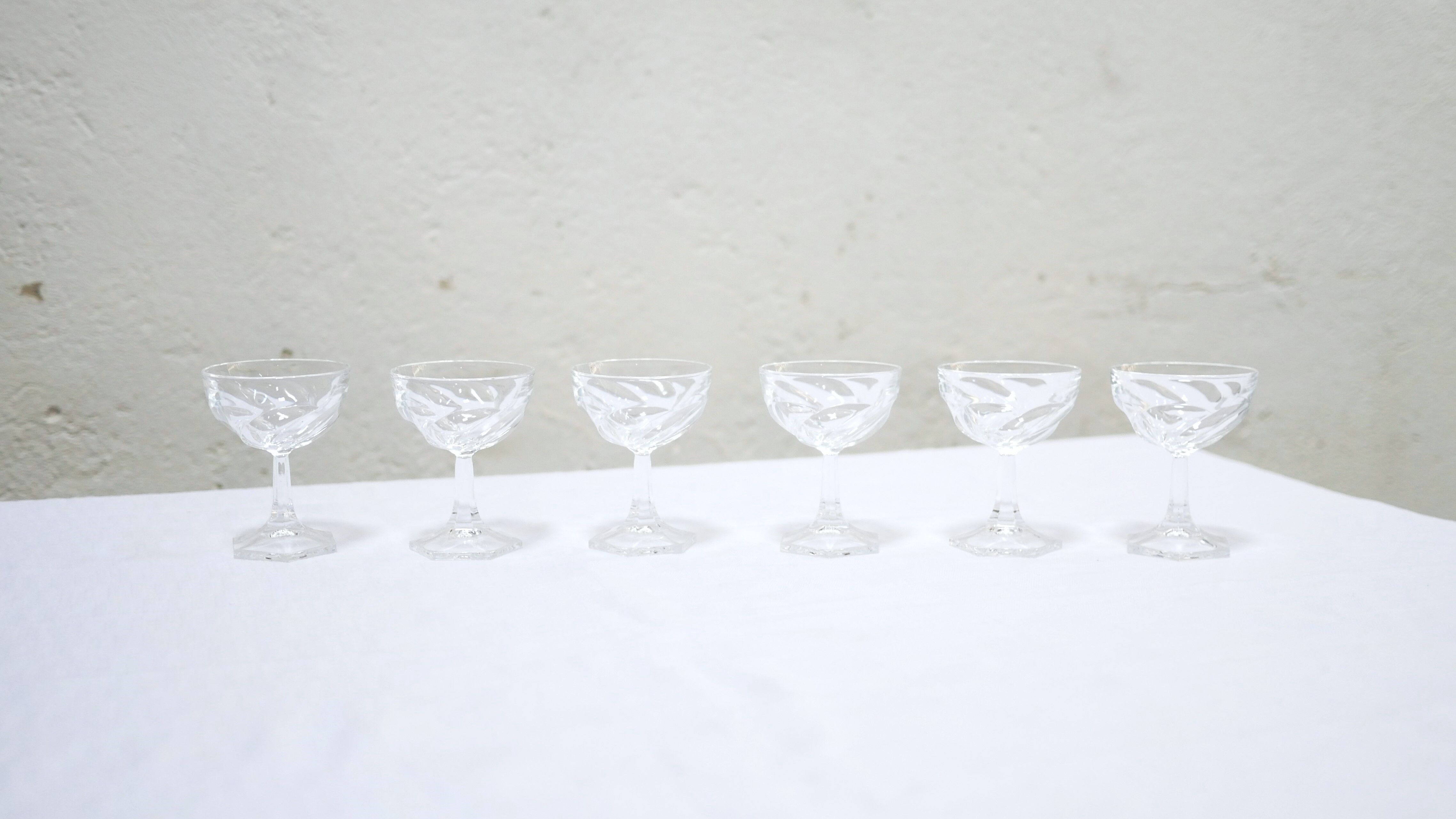 Series of 6 vintage crystal champagne glasses