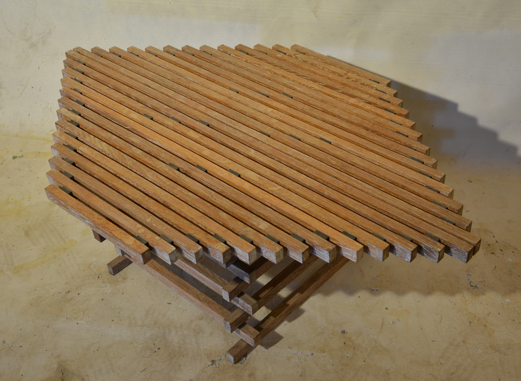 Table ajourée en bois 1980