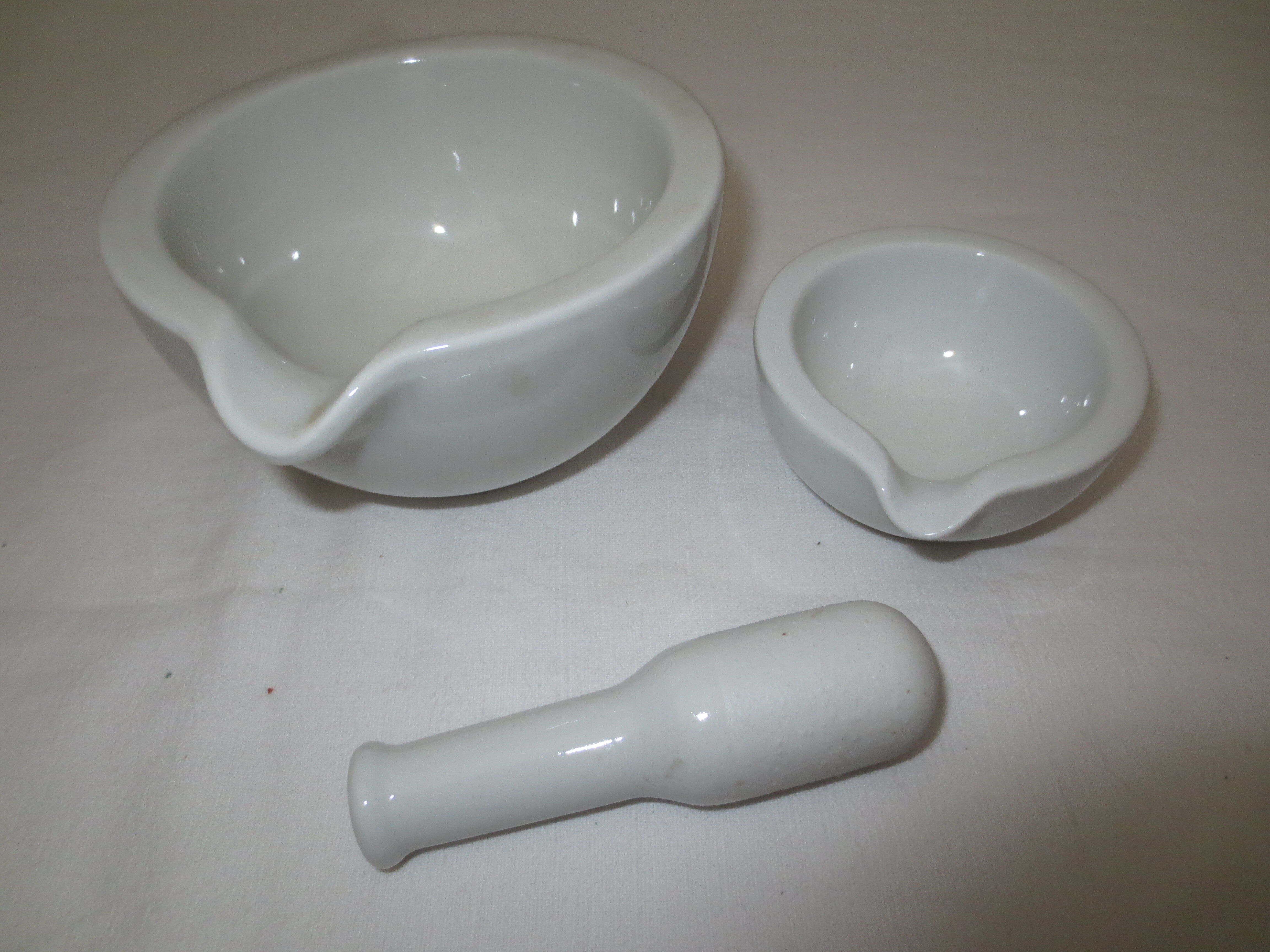 Mortar duo with white porcelain pestle