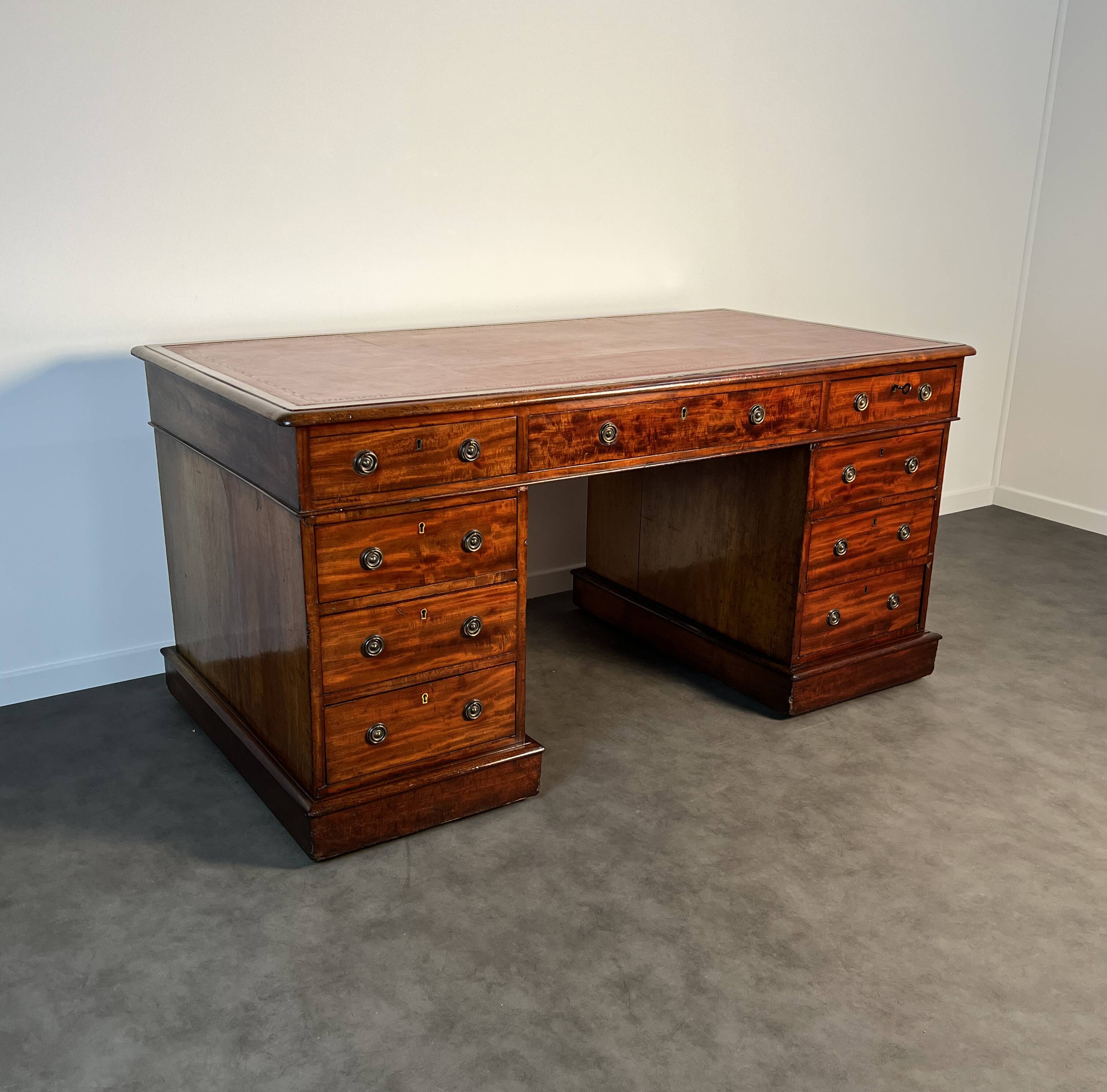 Bureau à caissons - acajou époque victorienne pedestal desk Angleterre XIXe