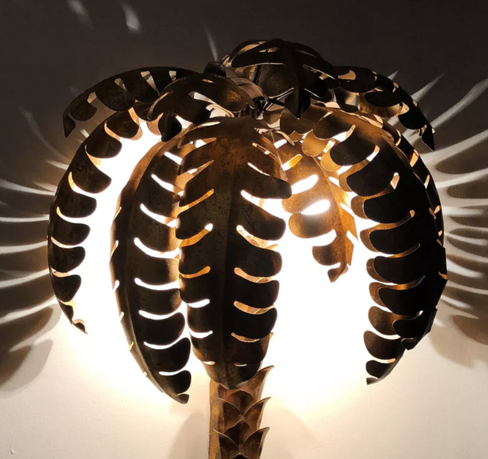 Palm wall lamp year 1970