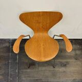 “Sjuan” chair by Arne Jacobsen for Fritz Hansen
