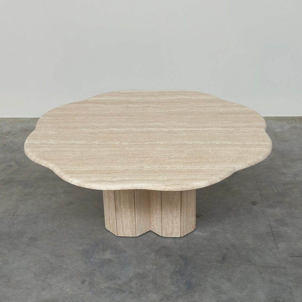 Table basse en travertin sculptural français élégant, années 1980