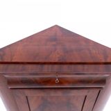 Commode d'angle ancienne, Europe du Nord, vers 1880
