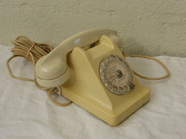 Bakelite vintage phone