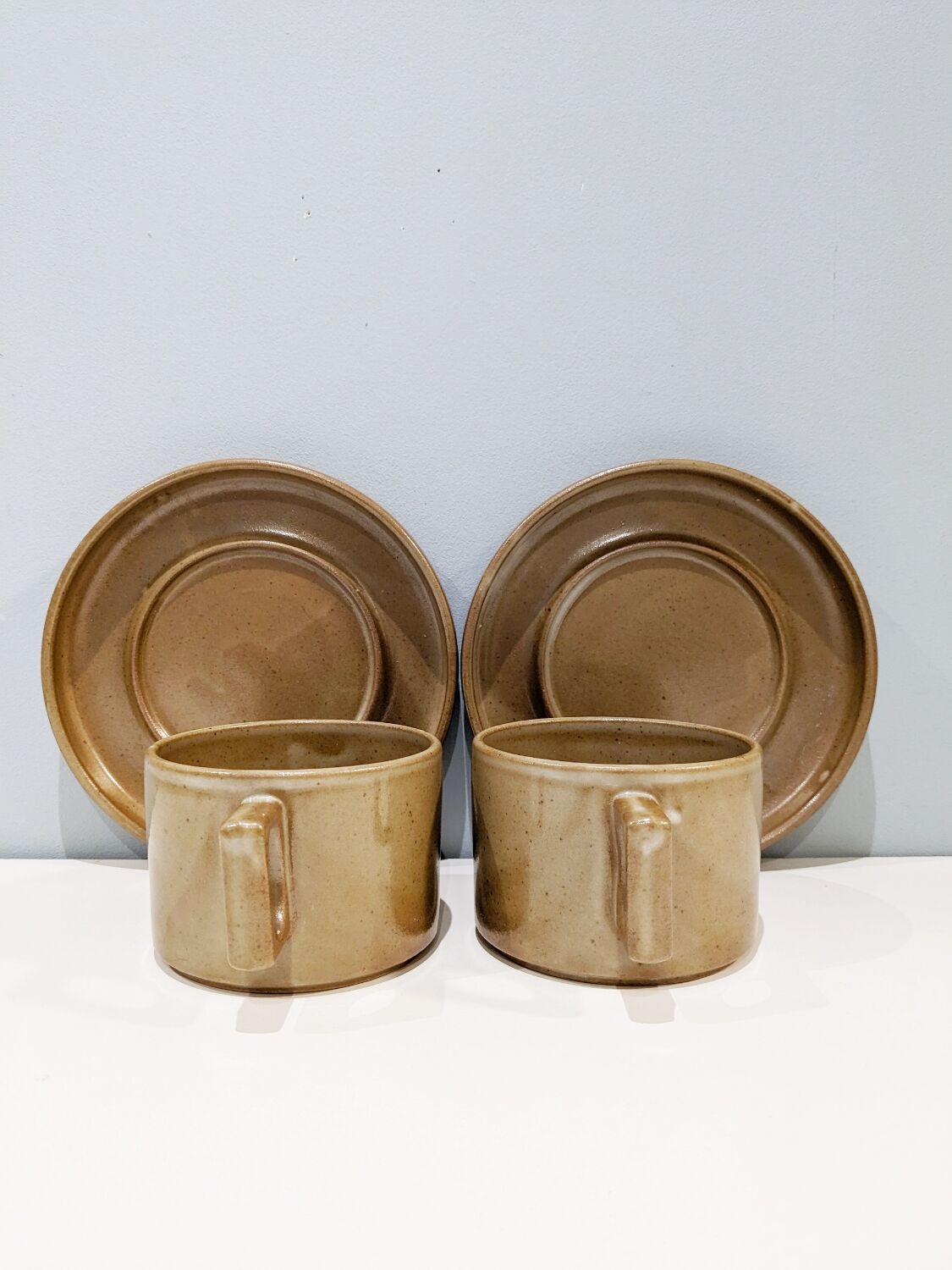 2 vintage '70 tea cups and Brenne stoneware sub-cups. In perfect condition.
