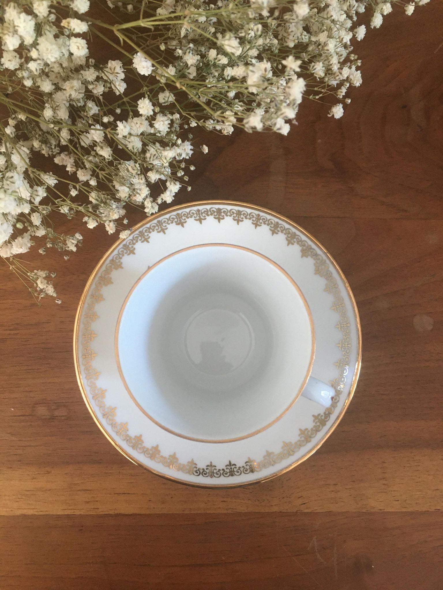 Coffee service in antique porcelain