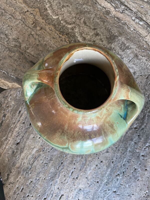 Vase en céramique avec anse
