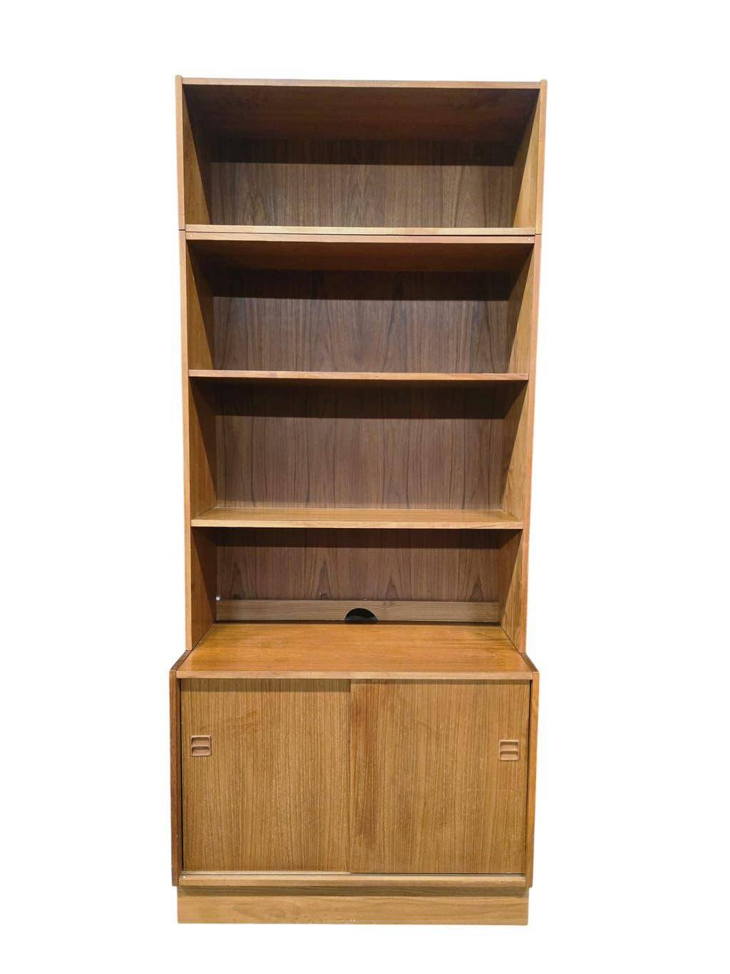 Vintage wooden shelf/bookcase/display cabinet