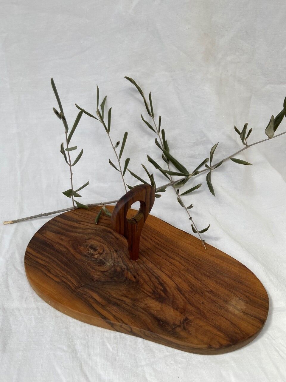 Olive wood cheese platter with knife (probably not original)