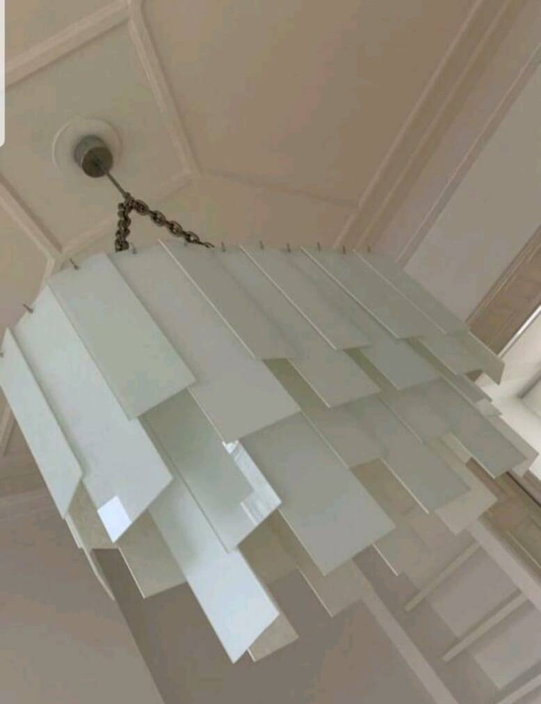Large Modern Chandelier Queens Gallery Chime
90 cm