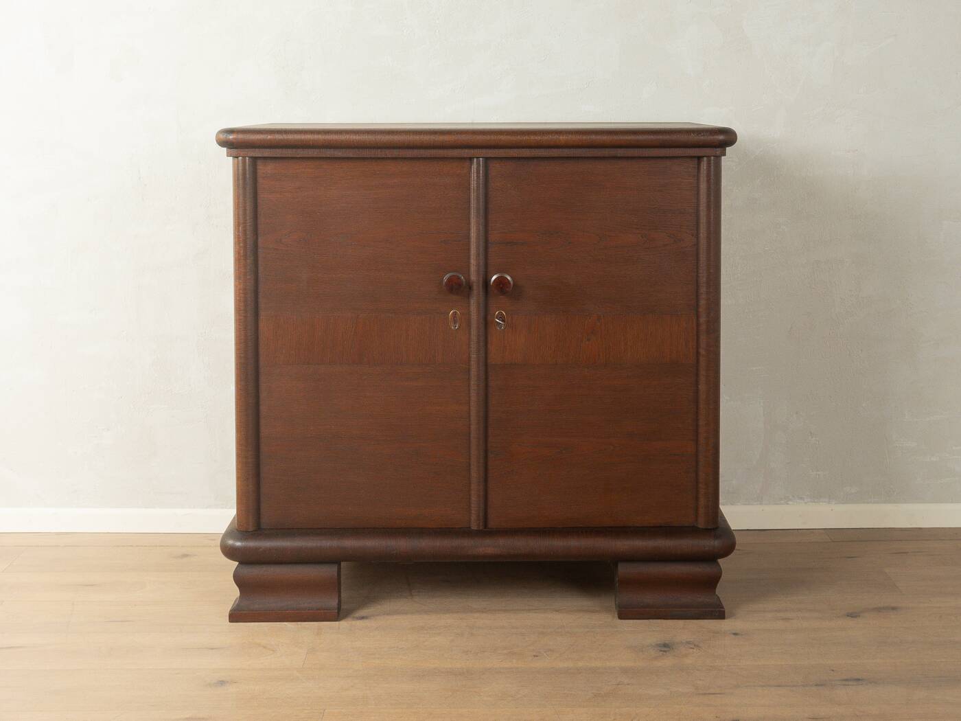 Art Deco chest of drawers from the 1930s