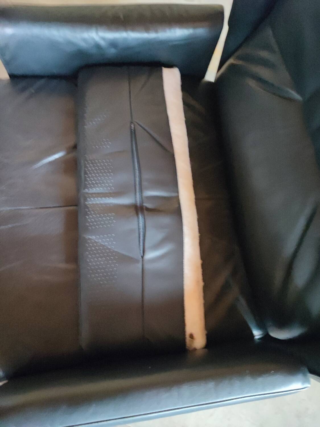 Leather club armchair from the Roset brand