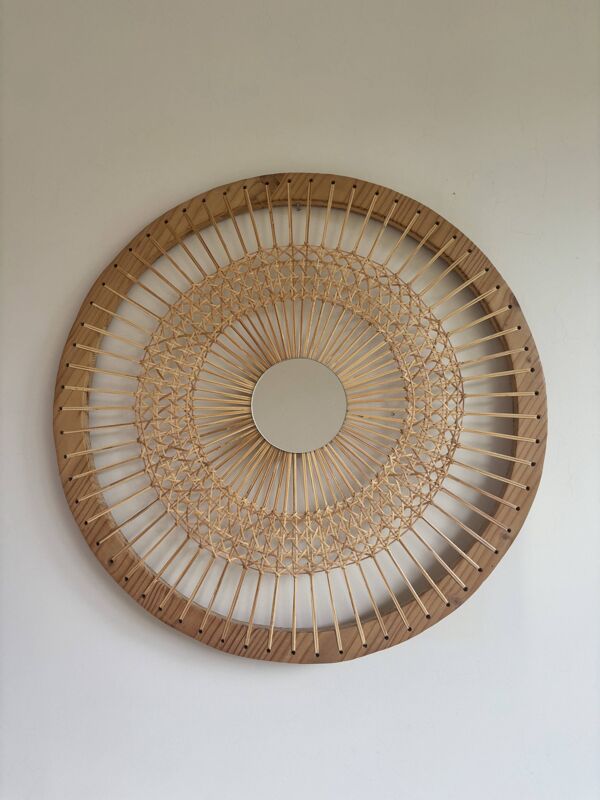 Miroir décoratif tressé en cannage soleil