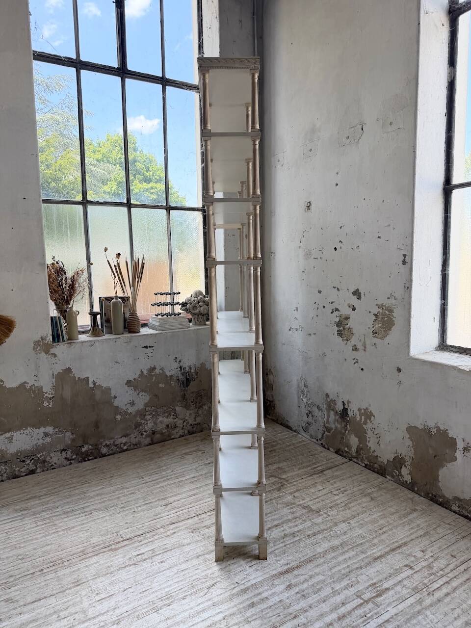 Bibliothèque, étagère XL Napoléon en bois patiné blanc