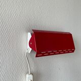 Applique à volet pivotant moderniste