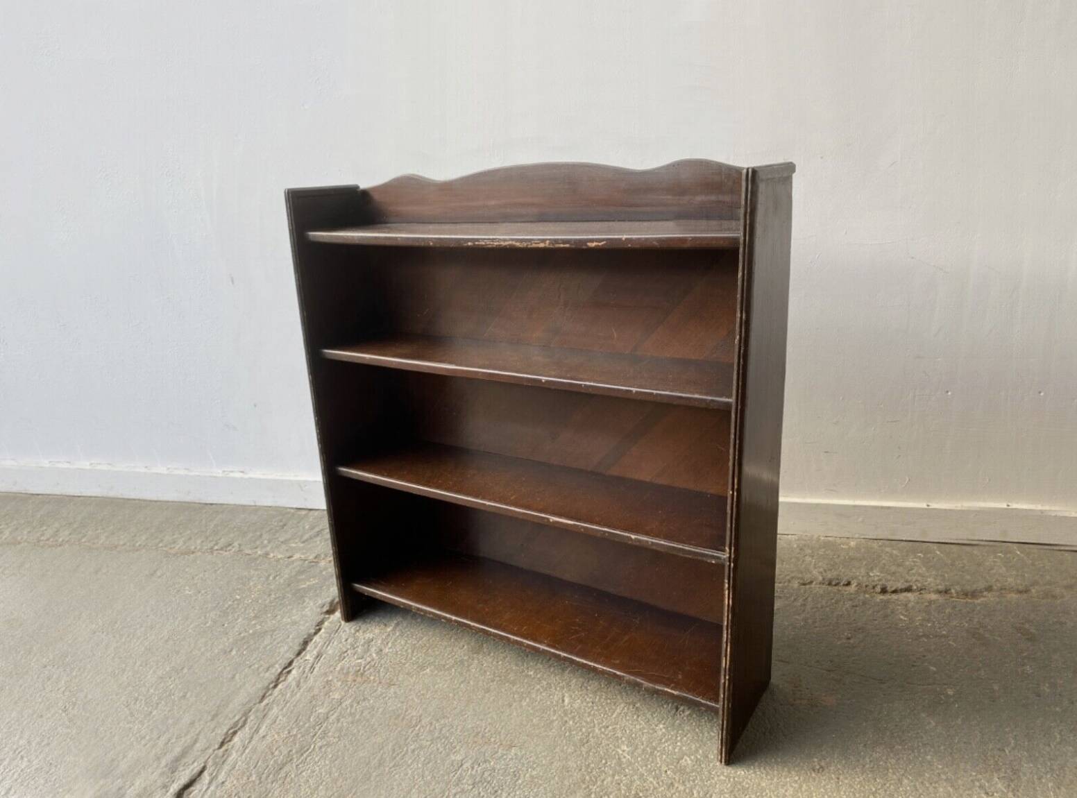 Vintage 1920/30’s open fronted free-standing bookcase