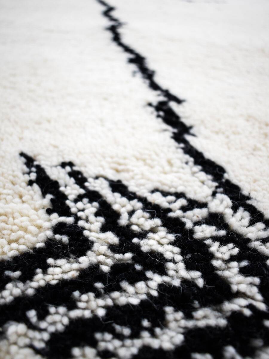 Handmade white-black boujaad rug size 250cm×150cm