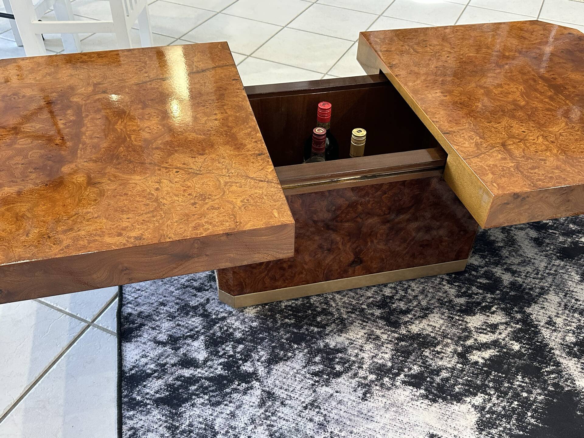 Table basse bar  en Loupe d’orme maison  Lancel vintage 1970