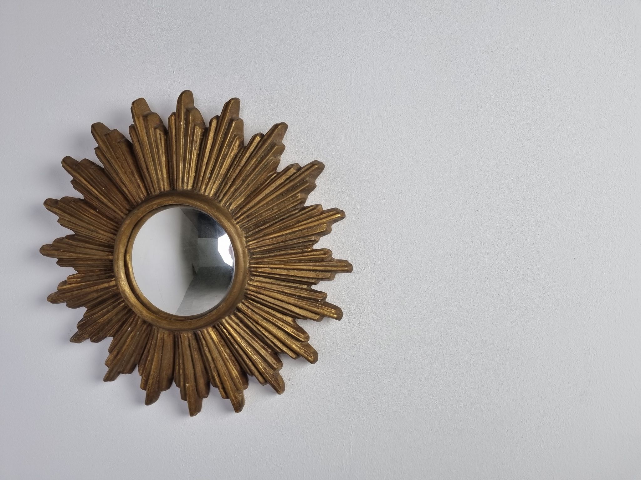Miroir en terre cuite du milieu du siècle années 1960 42cm