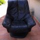 Fauteuil cuir scandinave pivotant pied central 1970 vintage