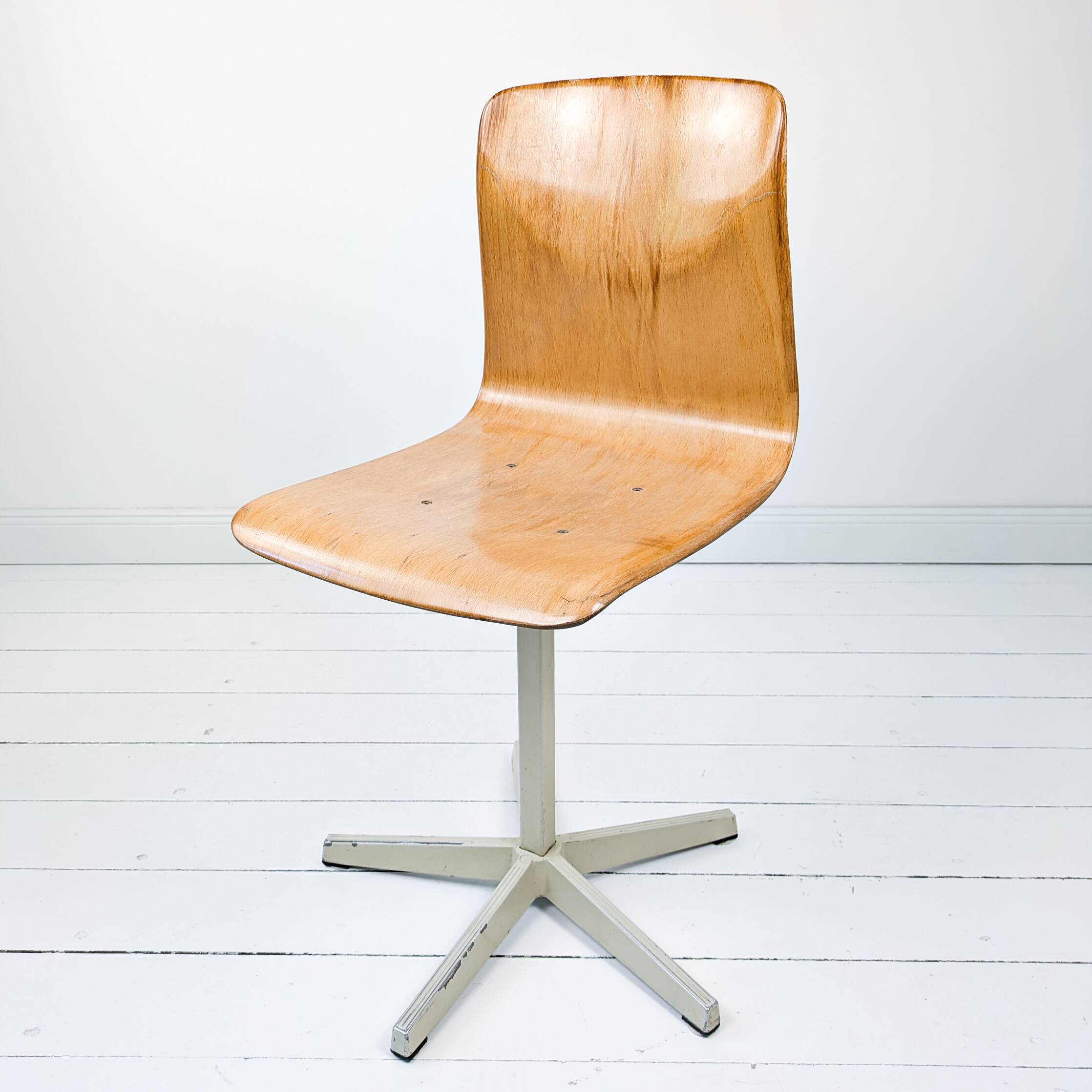 Chaise de bureau vintage industriel – coque Pagholz, métal, design allemand