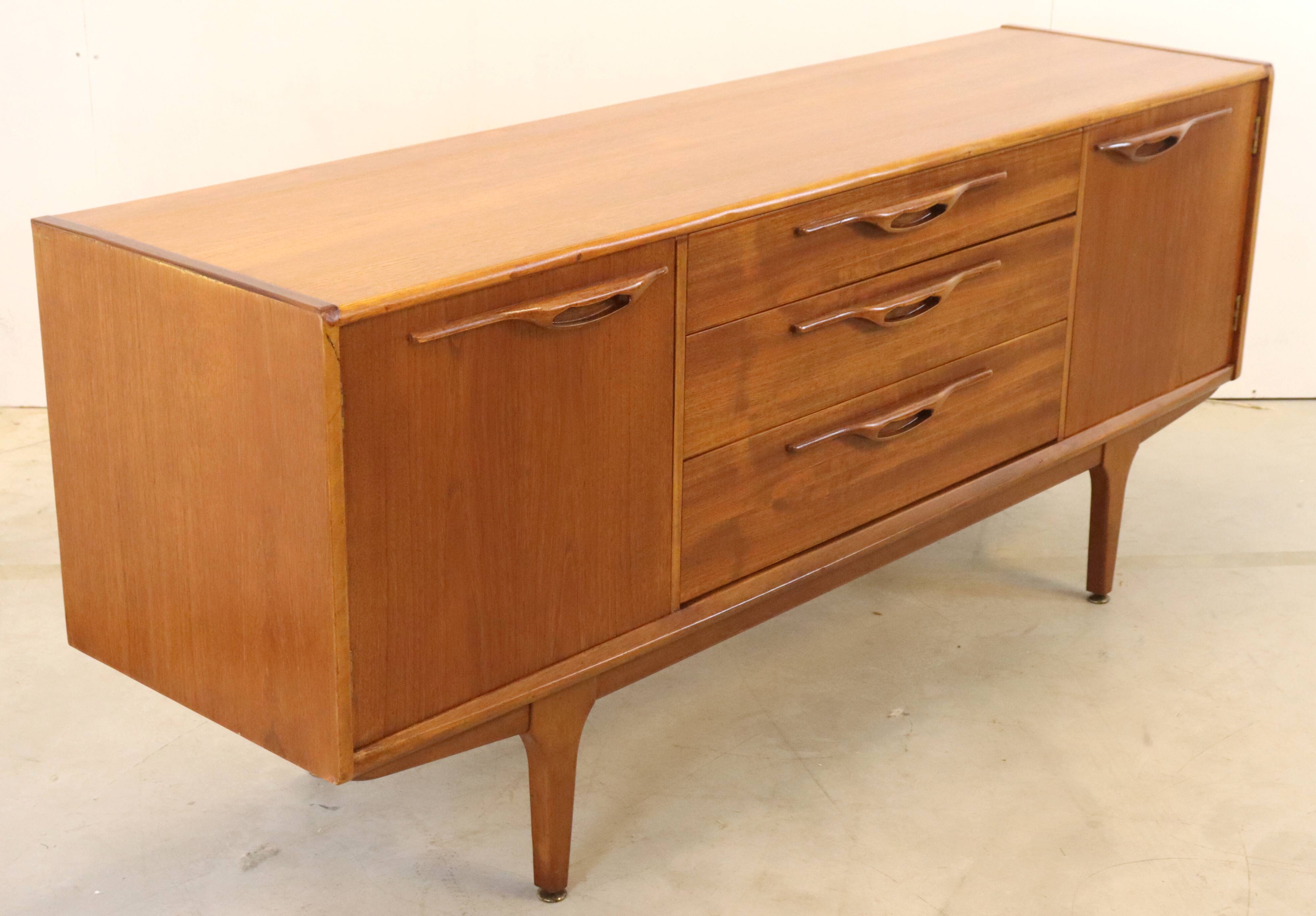 mid century modern teak Jentique sideboard 'Eyton' | 165.5 cm