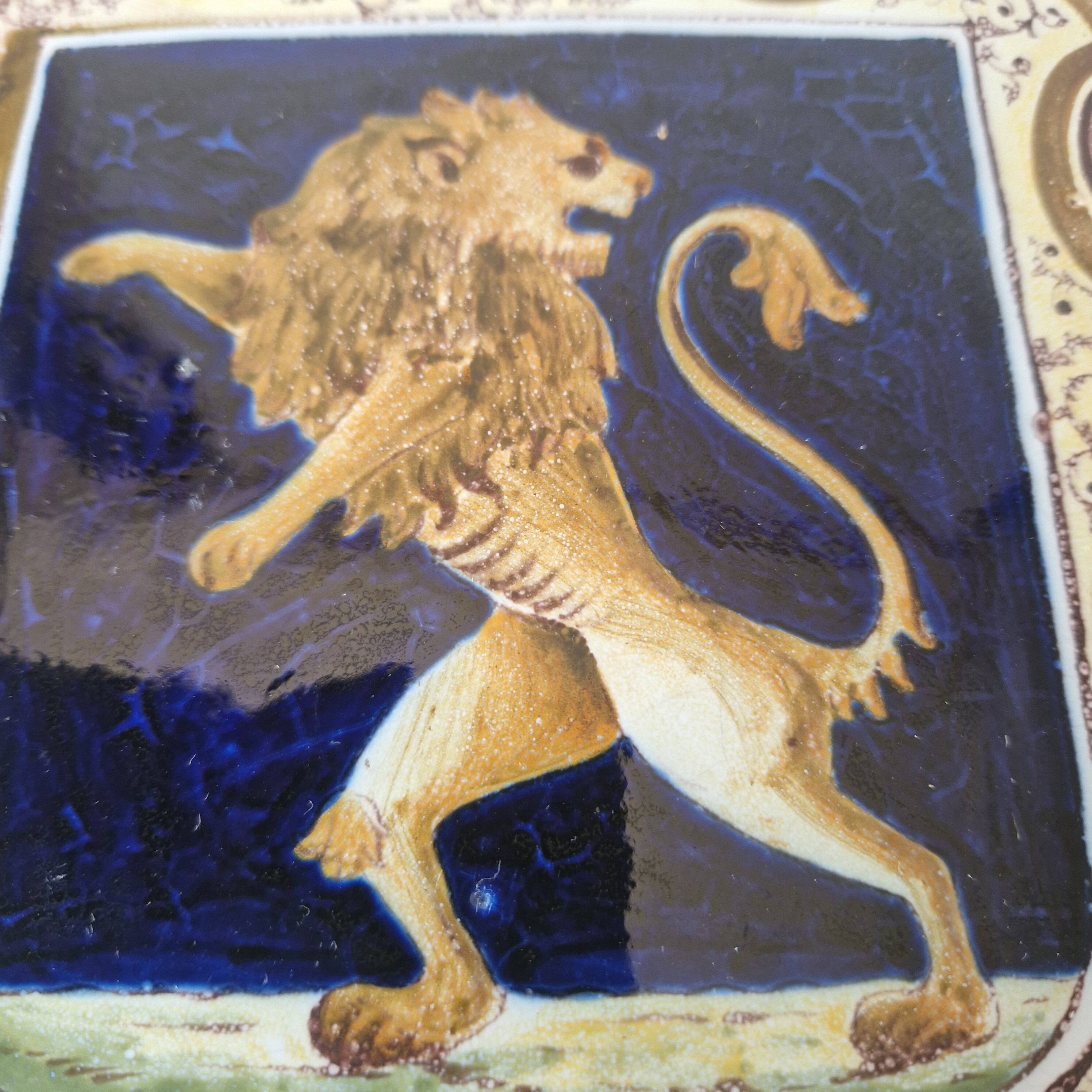 Large plate St Clément old wall decoration lion decor