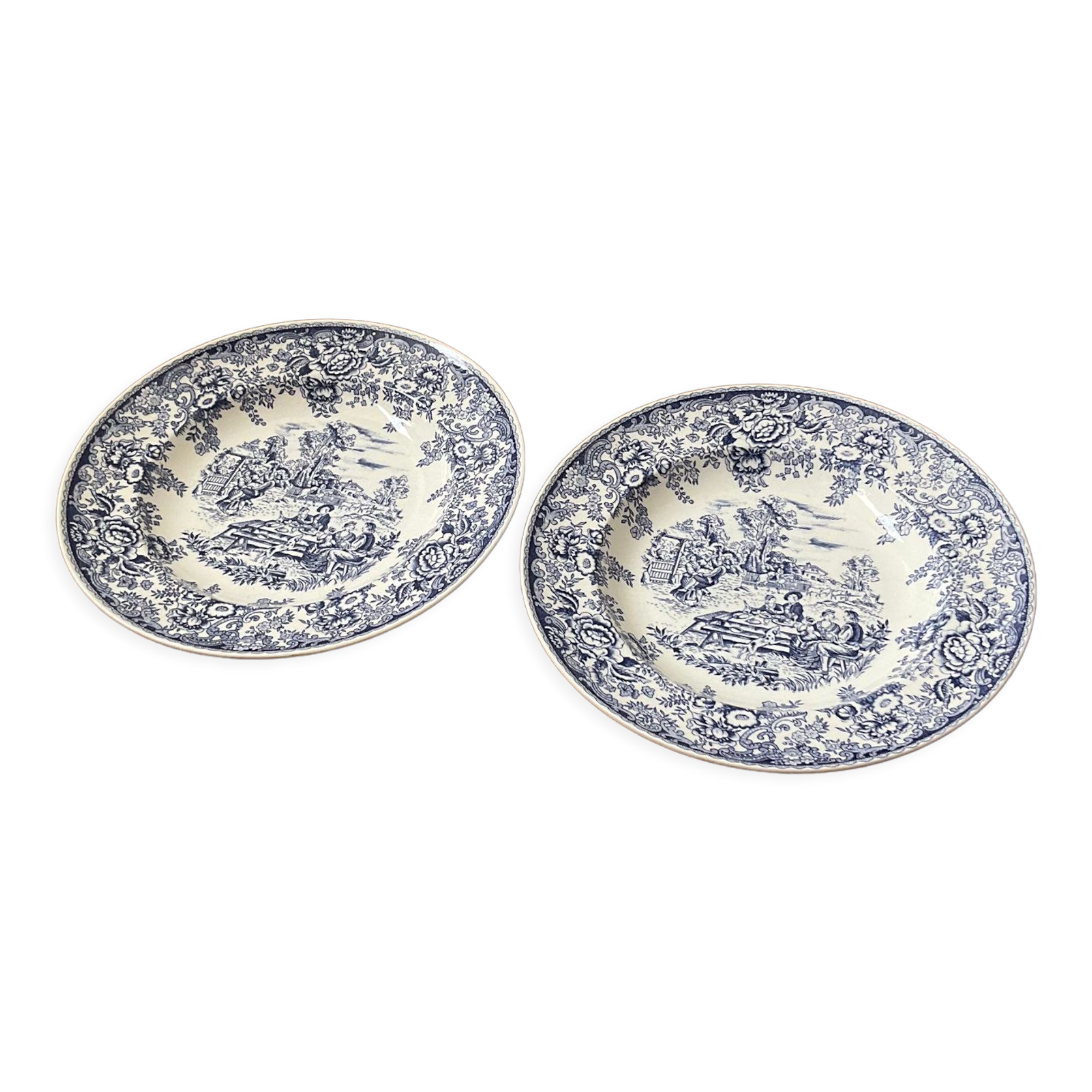 Set of 2 vintage hollow plates