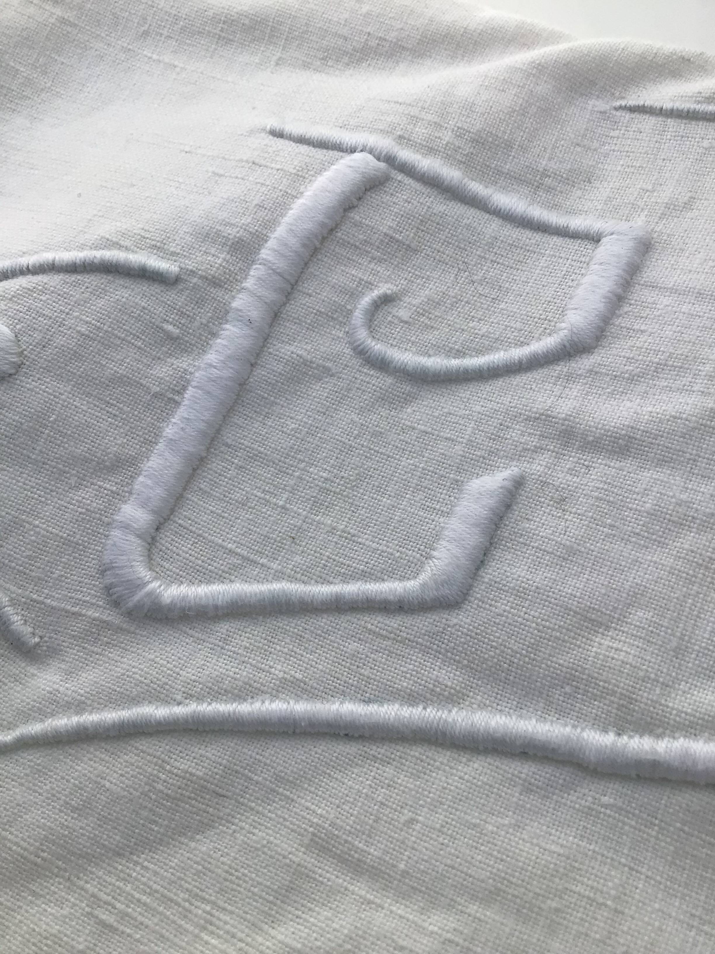 Embroidered 2-seater sheet CT linen new simple day cream