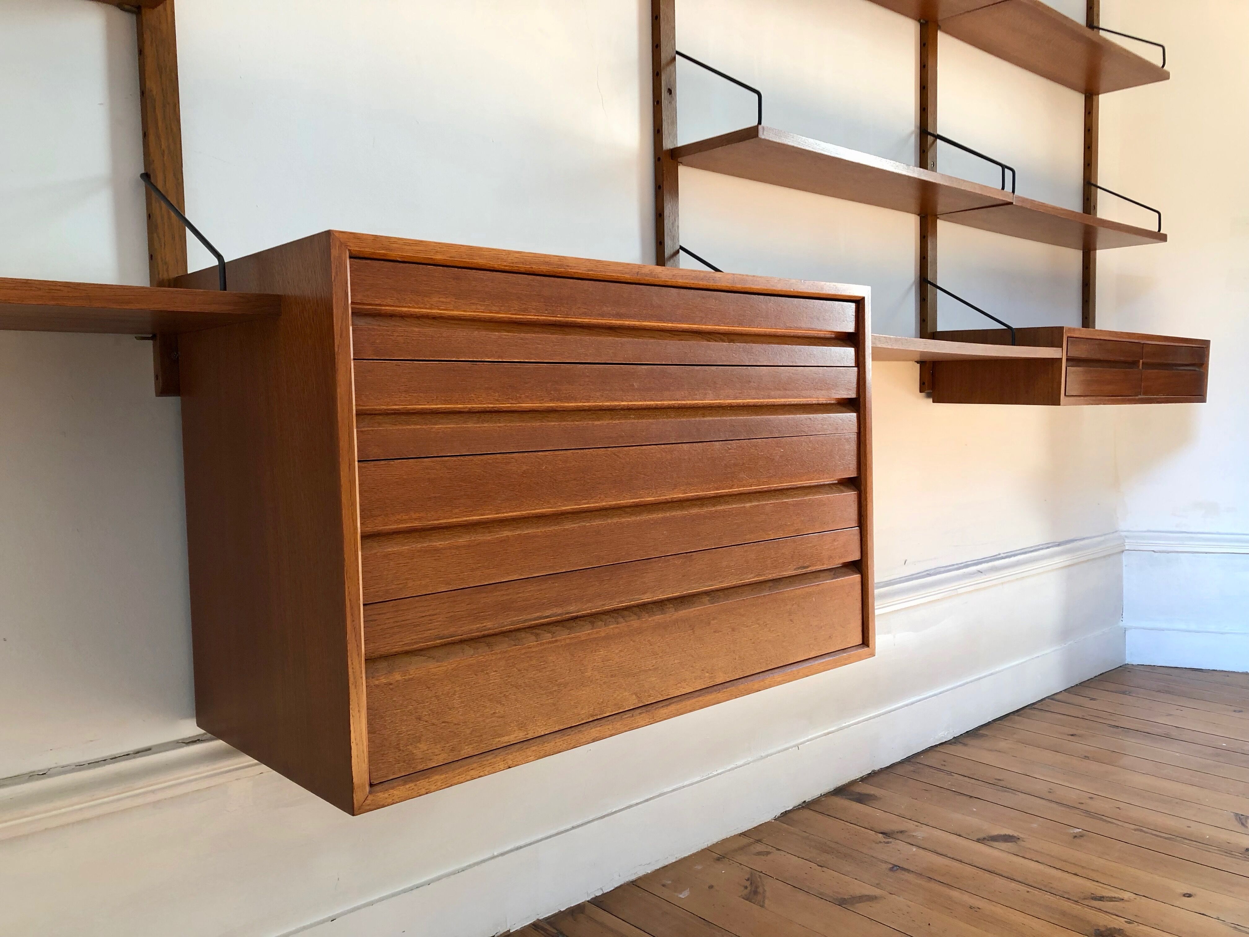 Scandinavian teak wall system "Royal system" Poul Cadovius