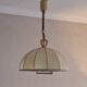Grand chandelier en cuir, vélin et laiton en forme de cocon, Italie années 1950.