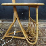 Lamppost wears rattan magazines