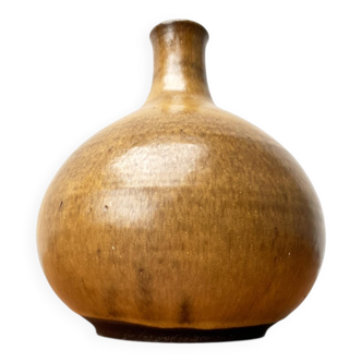 Mid-century German studio pottery vase by Janne Reckert-Cordua, Sylt Keramik, 1960s.