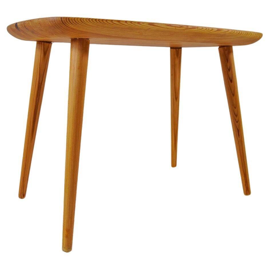 Table basse moderne du milieu du siècle en pin Suède 1940s