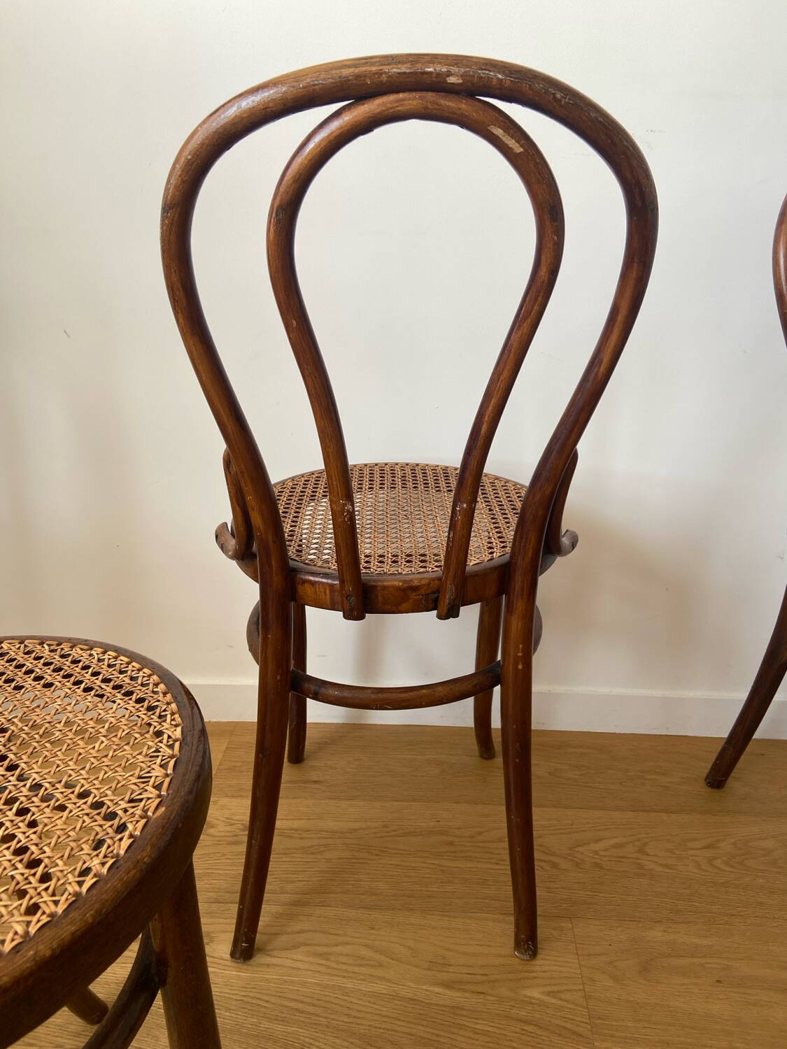Chaises Bistro en cannage Mundus