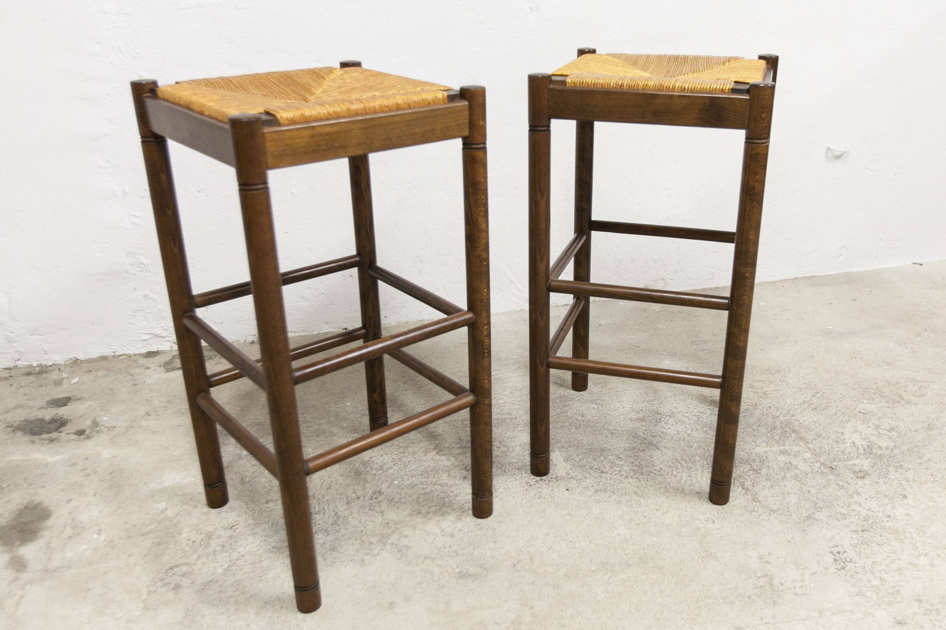 Pair of 80 cm high straw and beech bar stools